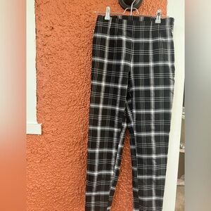 Time And Tru Stretch Pants Flat Front Side Zip Black Plaid Ankle Length Size 6